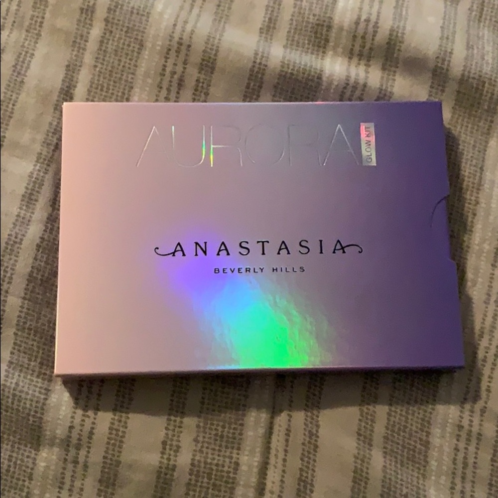 *BRAND NEW* ANASTASIA AURORA GLOW KIT